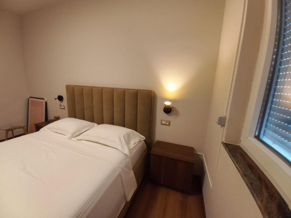 Penthouse Rooms & Aparts Tirana Exterior foto