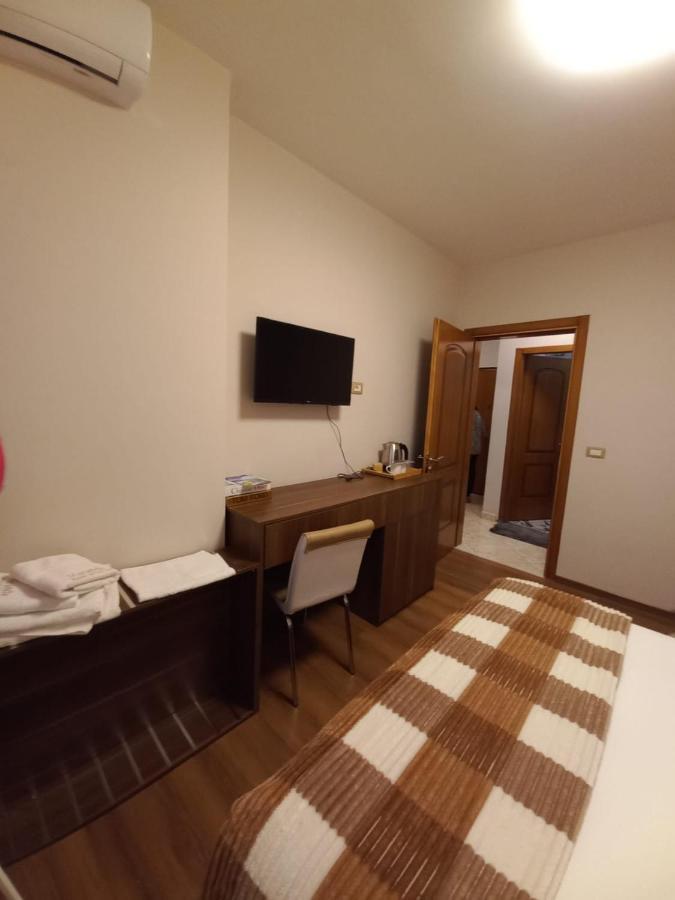 Penthouse Rooms & Aparts Tirana Exterior foto