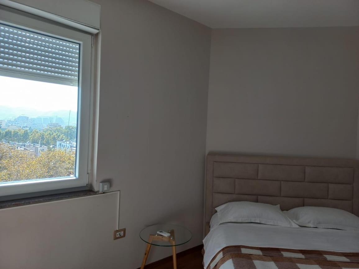 Penthouse Rooms & Aparts Tirana Exterior foto
