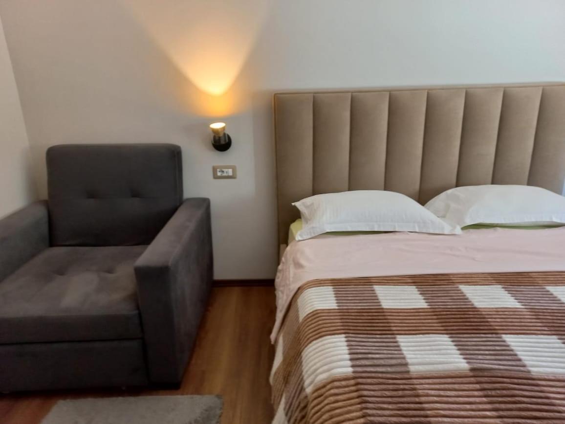 Penthouse Rooms & Aparts Tirana Exterior foto
